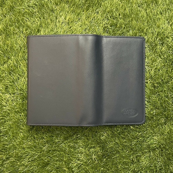 2018 Land Rover DISCOVERY Owners Manual - Picture 12 of 12